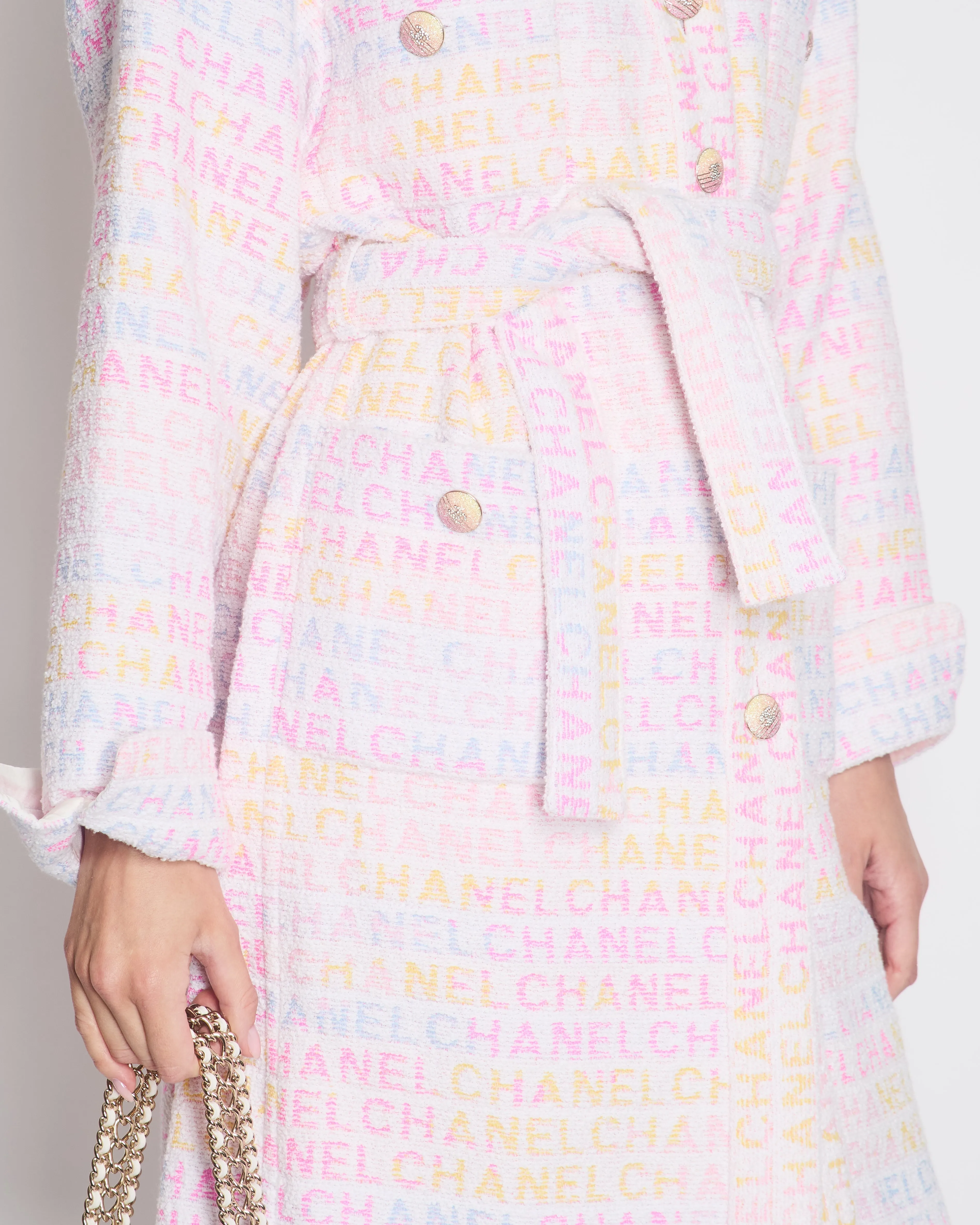 *SUPER HOT* Chanel Resort 2024 Pink & White Robe Coat with Belt & Multi-Coloured Chanel Logo Details Size FR 36 (UK 8)